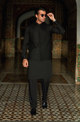 BLACK EMBROIDERED BLENDED WAISTCOAT