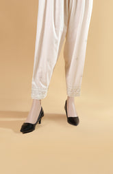 WOMEN BOTTOM OFF WHITE