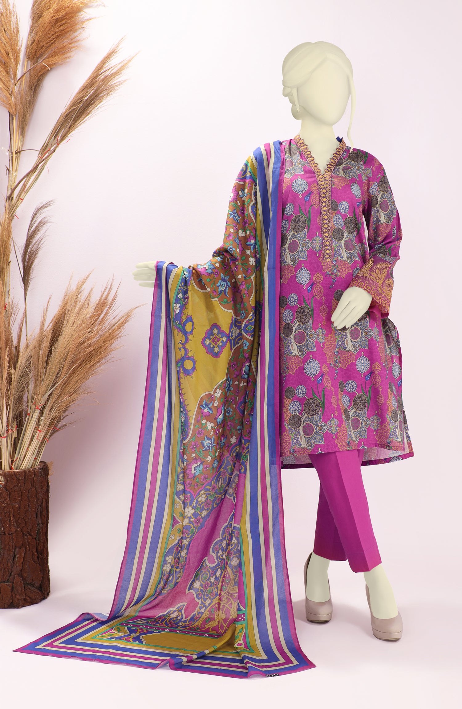 PRE WINTER'22 ARMAF EMBROIDERED DIGITAL PRINTED CAMBRIC STITCHED 3PC SUIT